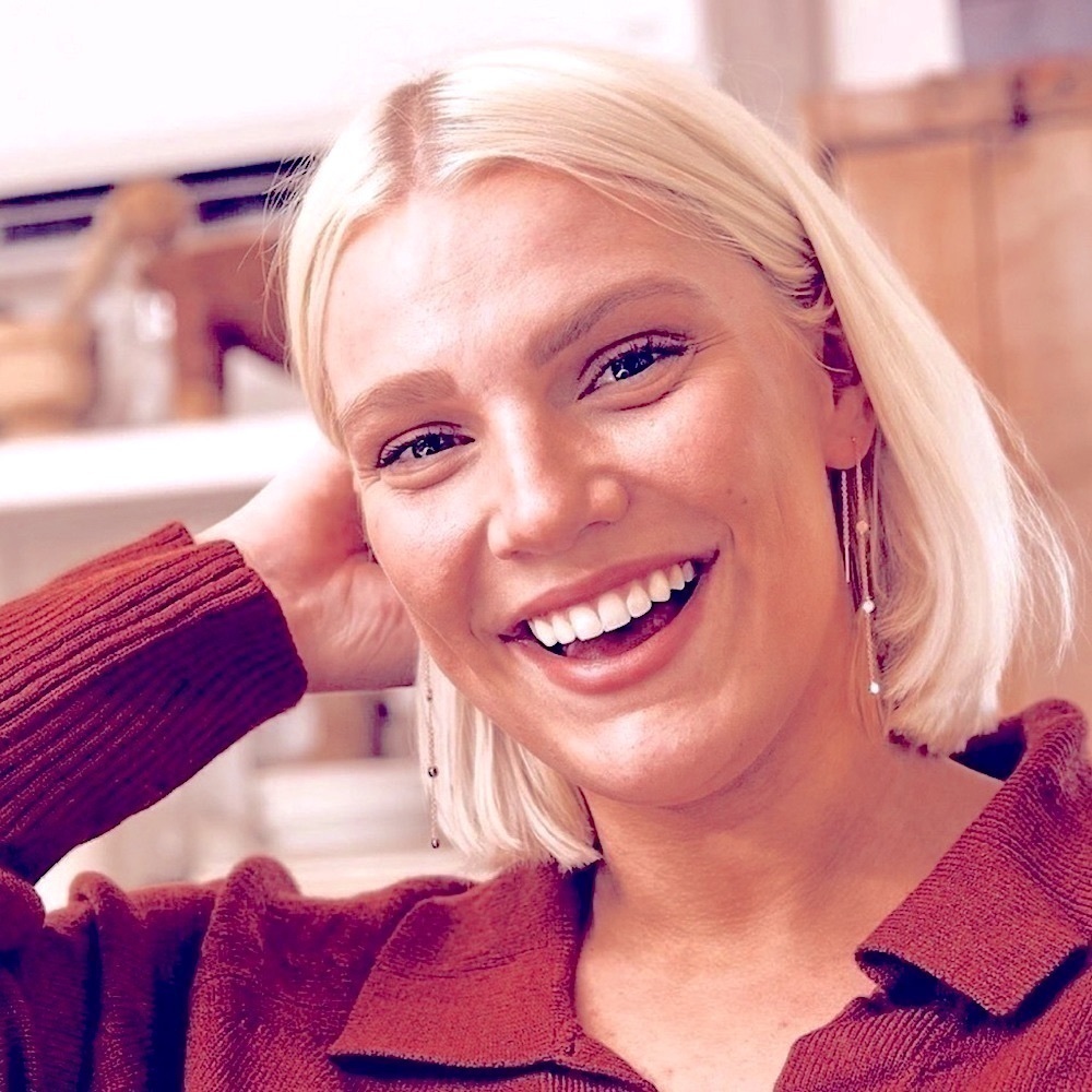 NWT La Meno Beautiful Rose Gold Dangle Earrings NWT